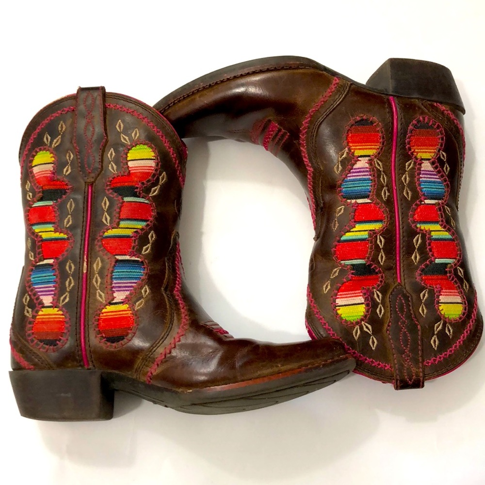 Ariat Kids Cow Girl  Pointed Boots Size 13.5